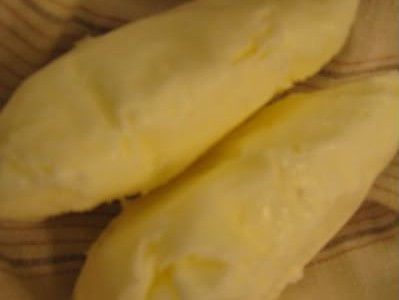 Apie naminį rikotos sūrį, darbukus ir auklę