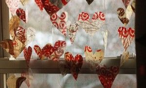 plastic-bag-heart-garland-640