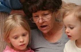 grandma_reading_with_children
