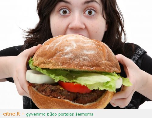 woman-eating-sandwich
